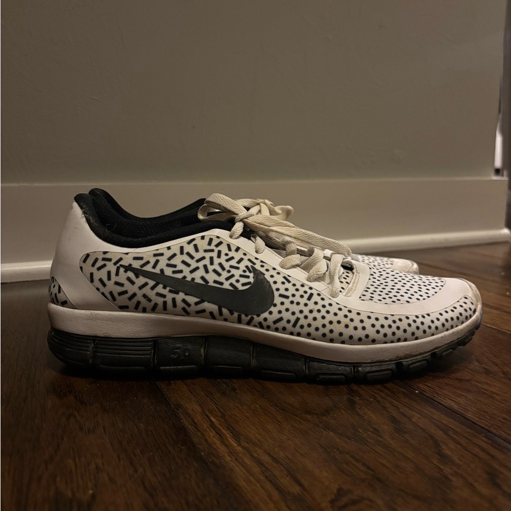 Nike Free-Style Polka Dot Print Sneakers – Size US 11